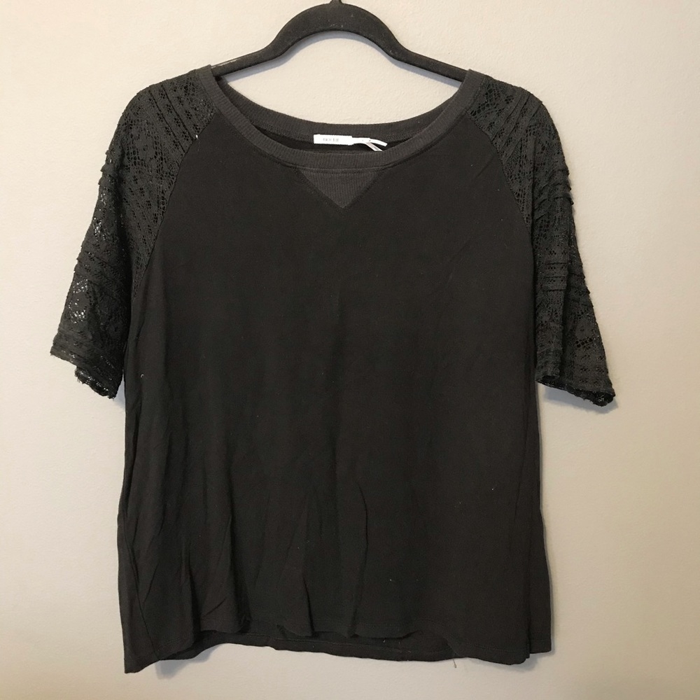urban outfitters crochet sleeve top